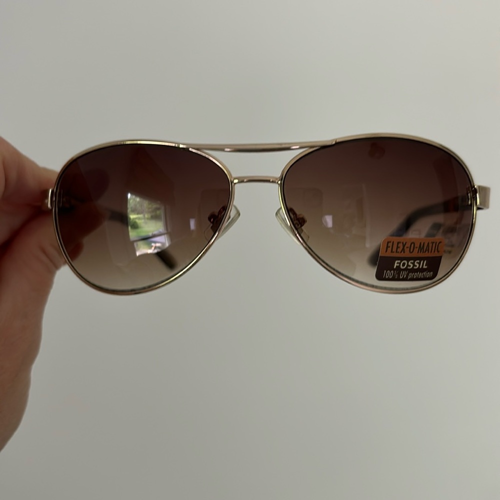 New with tags Fossil Aviator sunglasses
